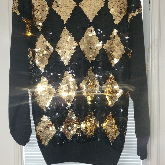 Black & Gold Sequined Sweater - Picture 5 of 5